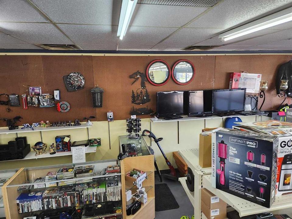 208 Railway Avenue East, Drumheller, AB