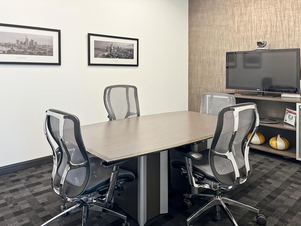 4th Floor - 6500 Route Transcanadienne, Pointe-Claire, QC