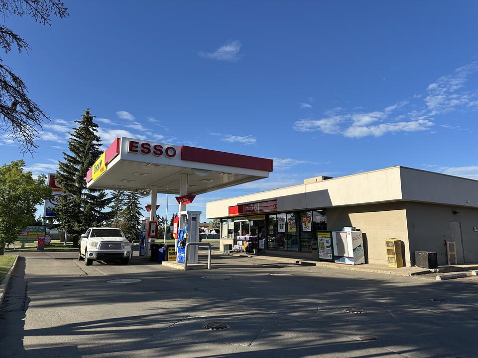 15179 121 Street Northwest, Edmonton, AB
