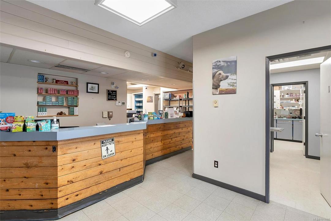 1033 Canada Avenue, Duncan, BC
