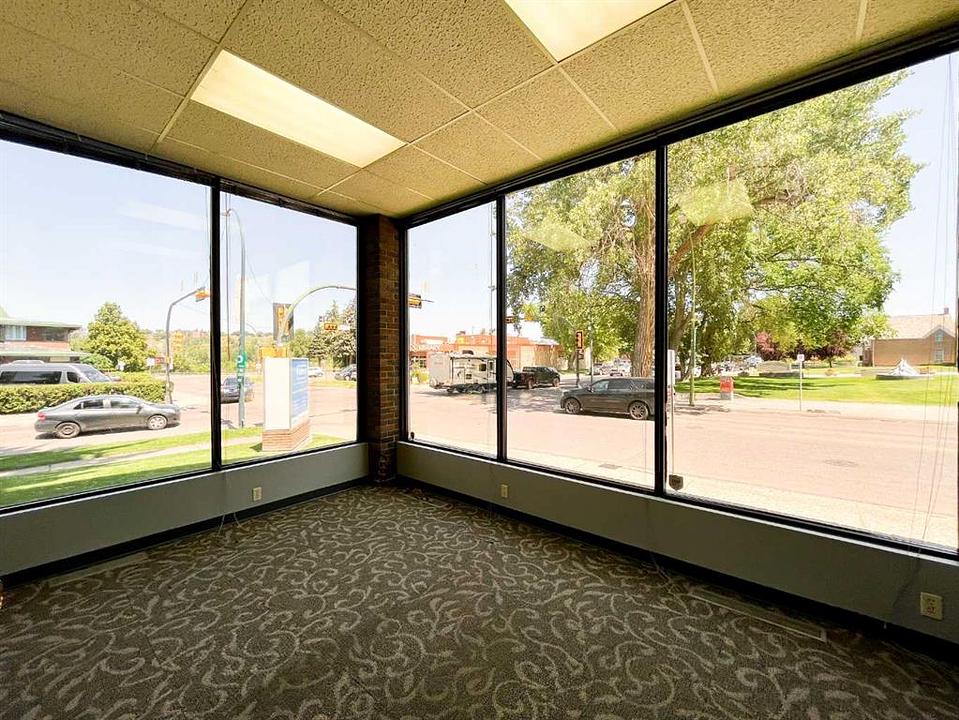 101 - 132 4 Avenue Southeast, Medicine Hat, AB