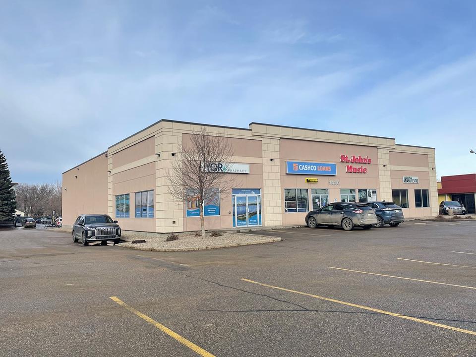 End Cap Unit - 1420 Albert St, Regina, SK