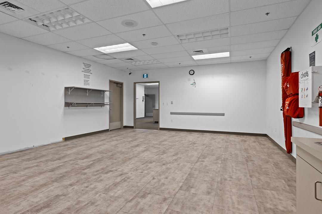 610 Industrial Avenue, Ottawa, ON