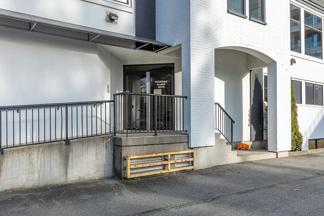 202 - 32310 South Fraser Way, Abbotsford, BC