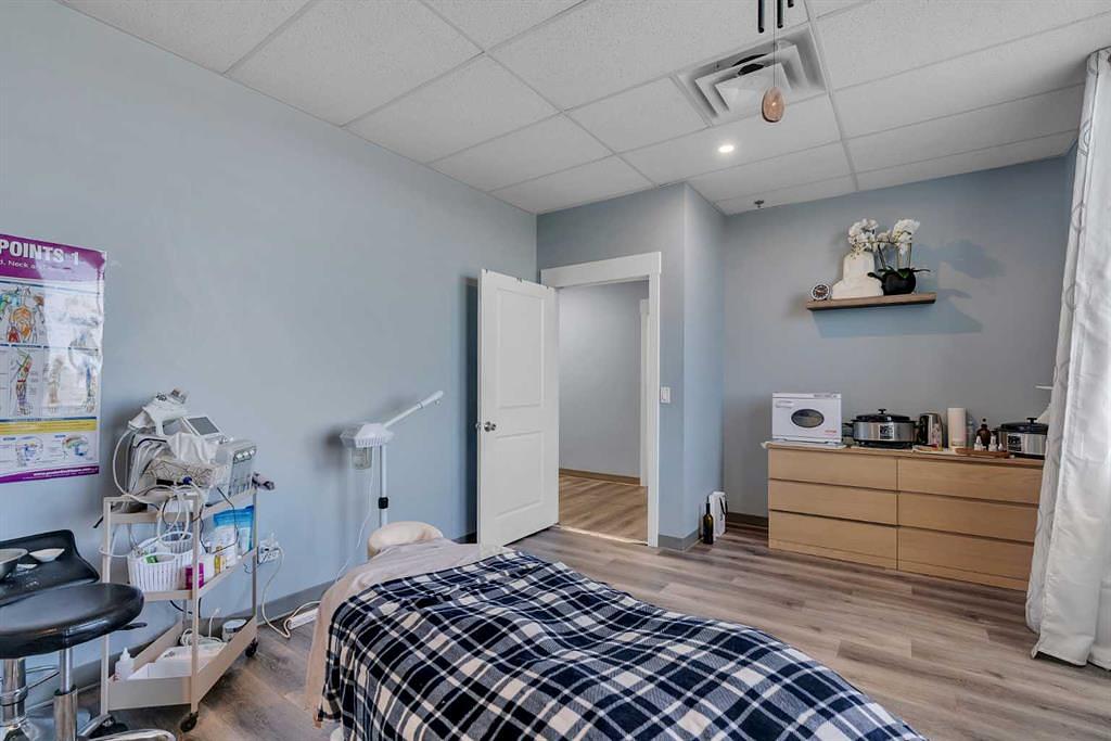 220 - 20 Saddlestone Drive Northeast, Calgary, AB