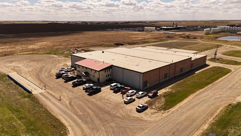 111 1 Street North, Vauxhall, AB