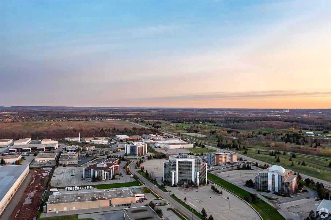 804 - 5500 N Service Rd, Burlington, ON