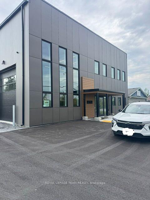 140 Reis Road, Ottawa, ON