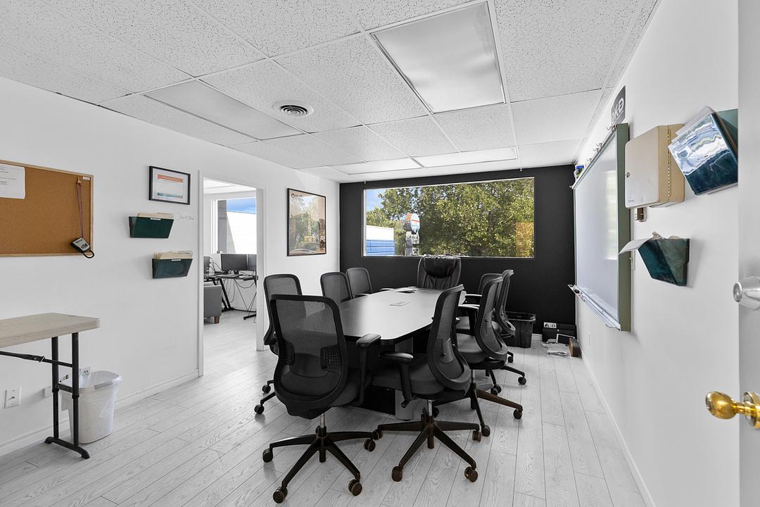 206-207 - 1767 Harvey Avenue, Kelowna, BC