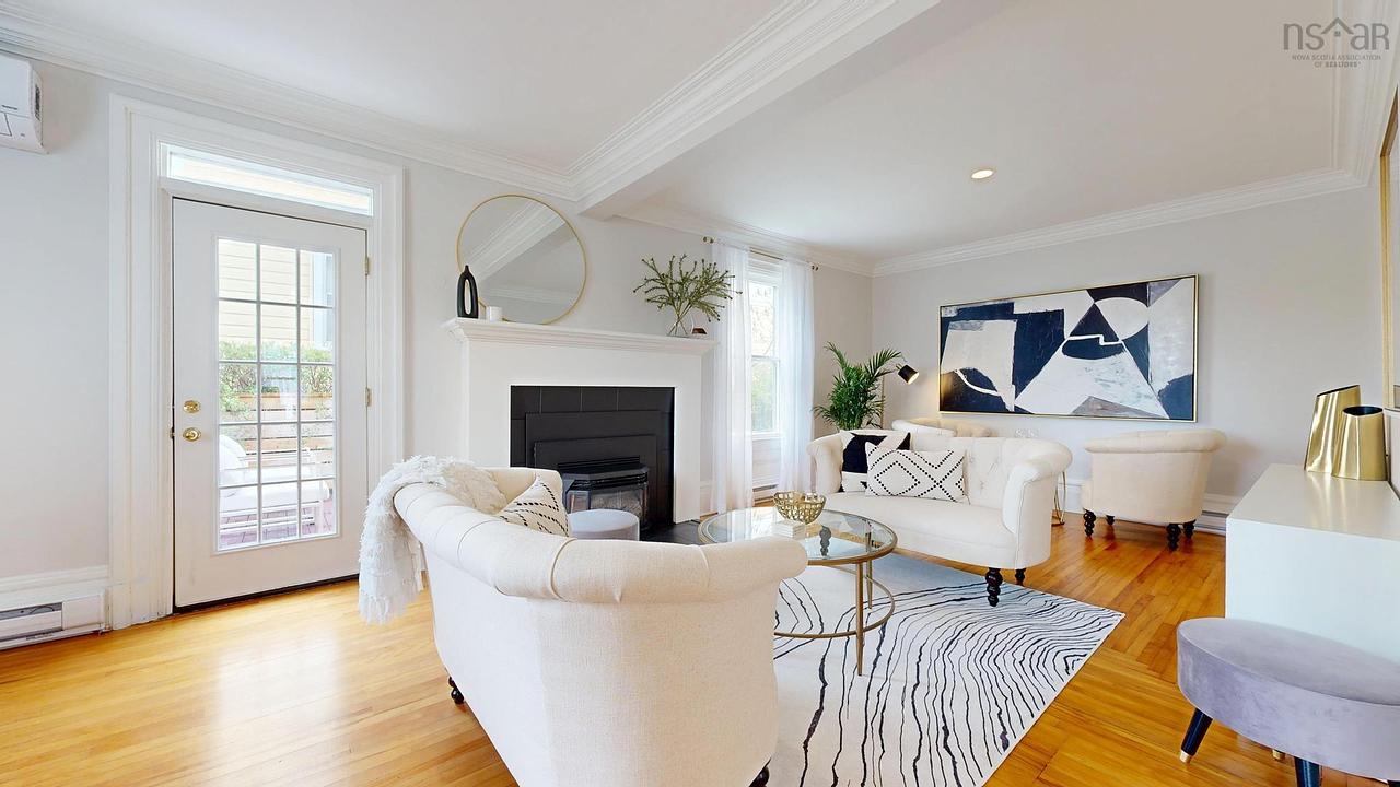 558 Main Street, Mahone Bay, NS