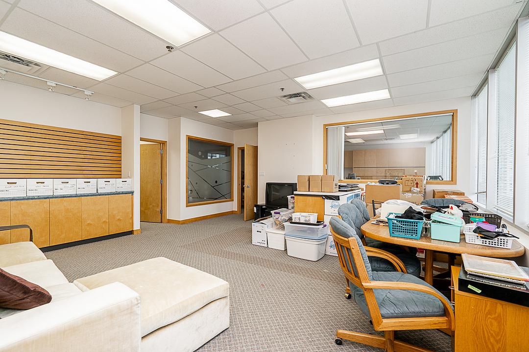 613, 615 - 4538 Kingsway, Burnaby, BC