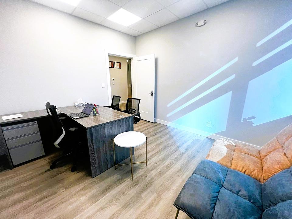 8477 Bridgeport Rd, Richmond, BC