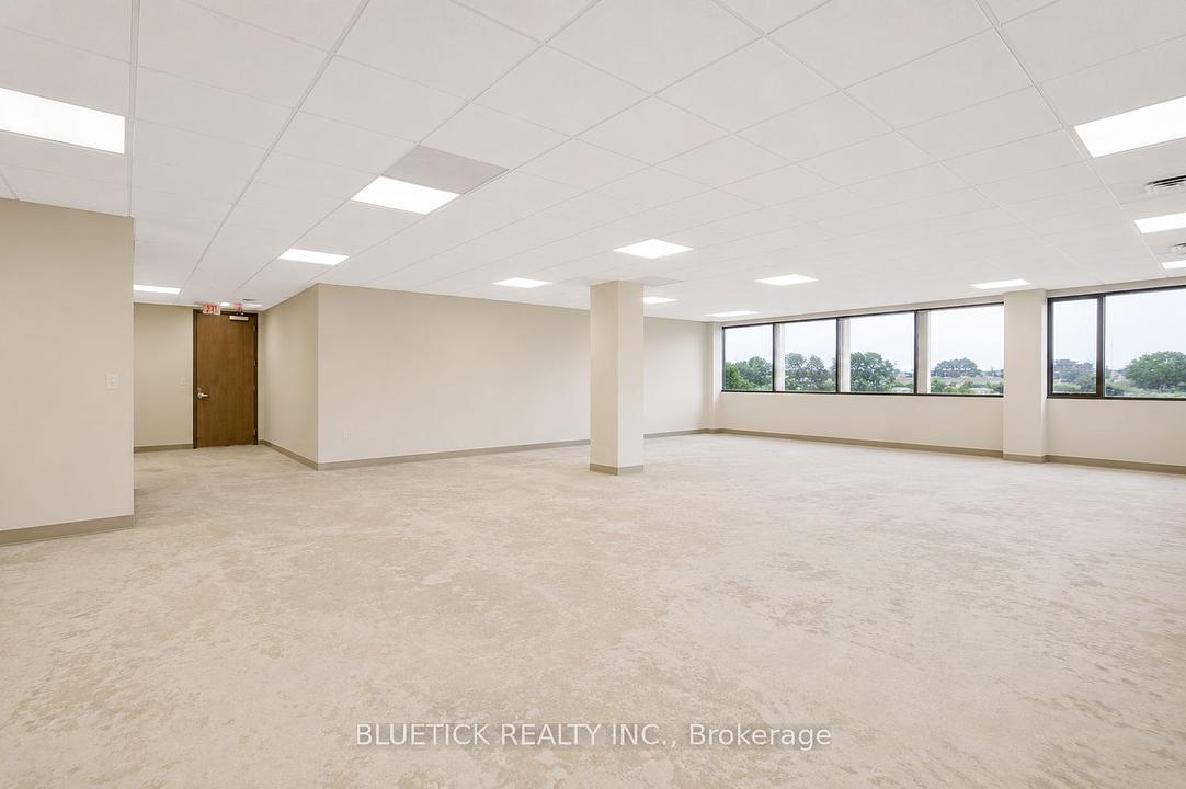 202 - 700 Dorval Drive, Oakville, ON