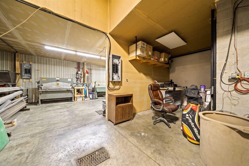 1020 Laut Avenue, Crossfield, AB