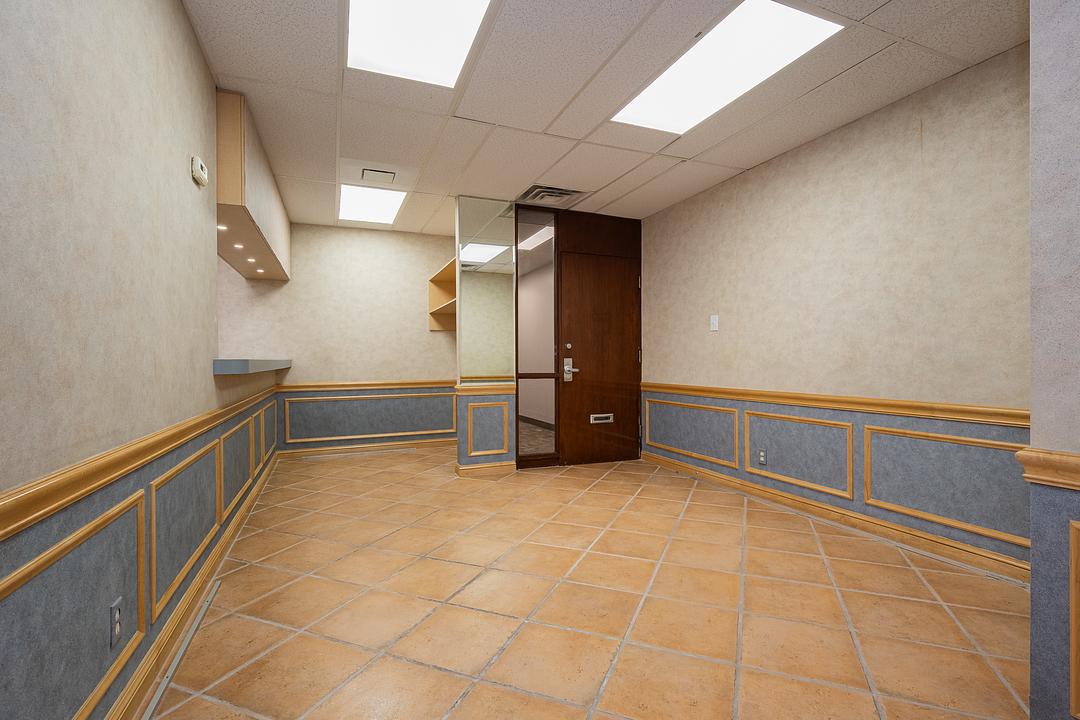 505 - 5881-5889 Cote des Neiges, Montreal, QC