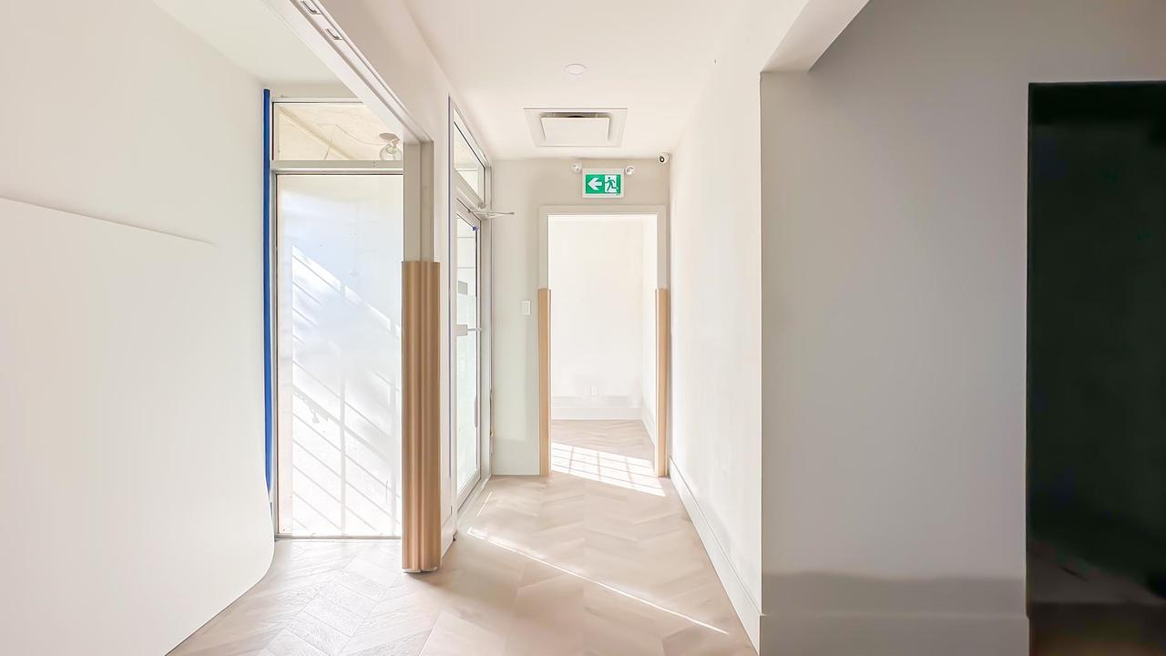 8273 Oak Street, Vancouver, BC