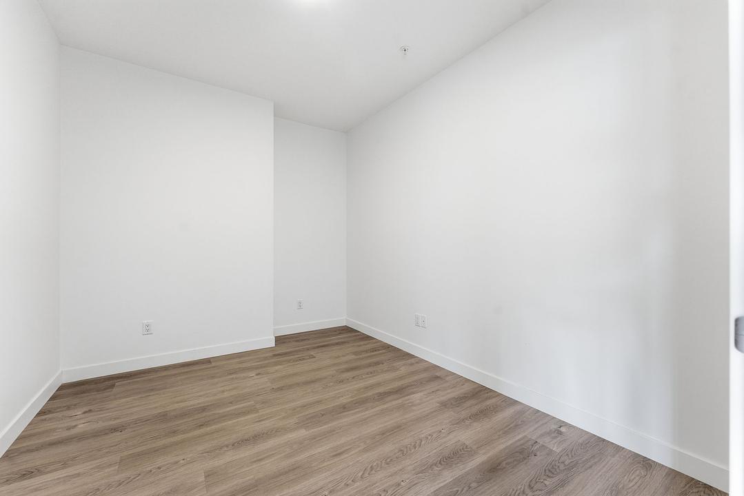 111 - 3360 16 Street Southwest, Calgary, AB