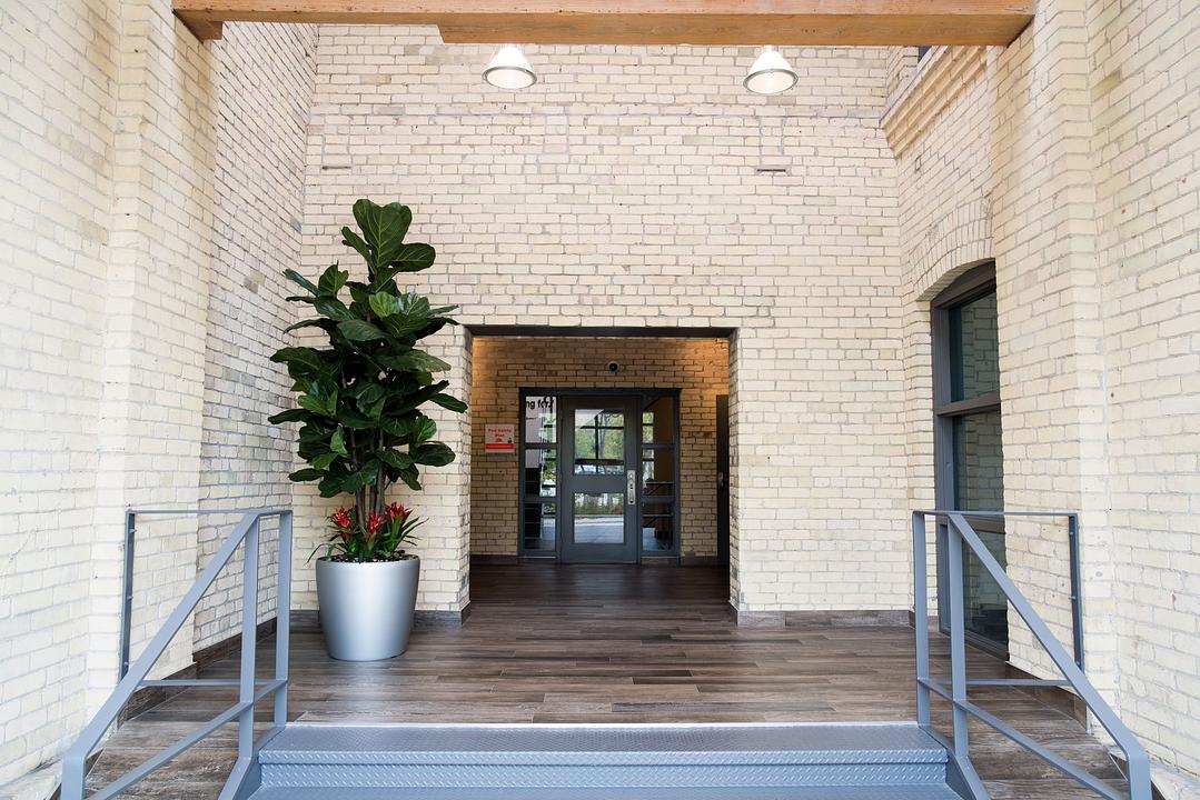 101 - 33 Fraser Avenue, Toronto, ON