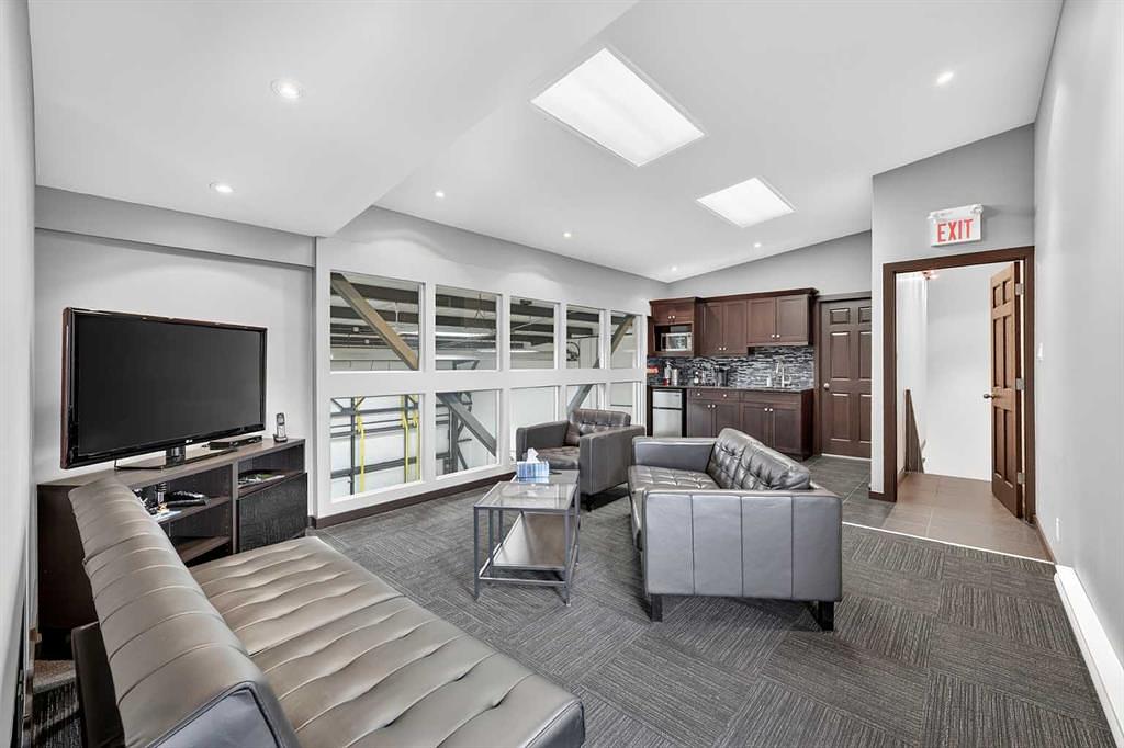 H3 - 624 Hurricane Drive, Calgary, AB
