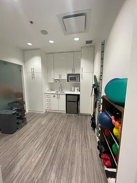 550 West Broadway, Vancouver, BC