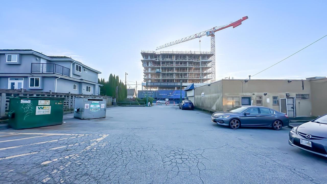 8273 Oak Street, Vancouver, BC