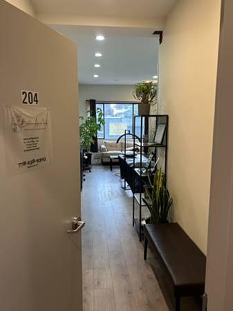 204 - 7877B Kingsway , Burnaby , BC