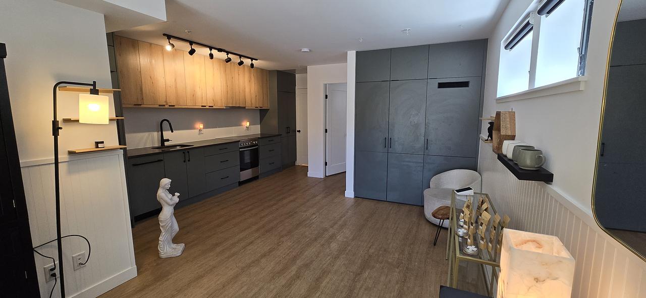 103 - 1015 Cook Street, Victoria, BC