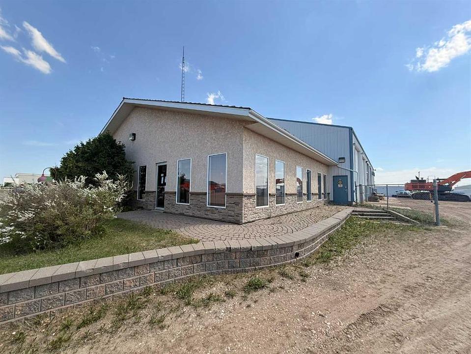 2101 17 Avenue, Wainwright, AB