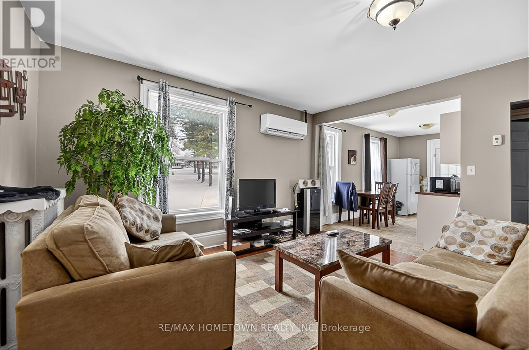 61 - 61 Pearl Street East, Brockville, ON