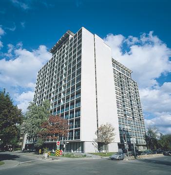 4999 Rue Sainte-Catherine O, Westmount, QC