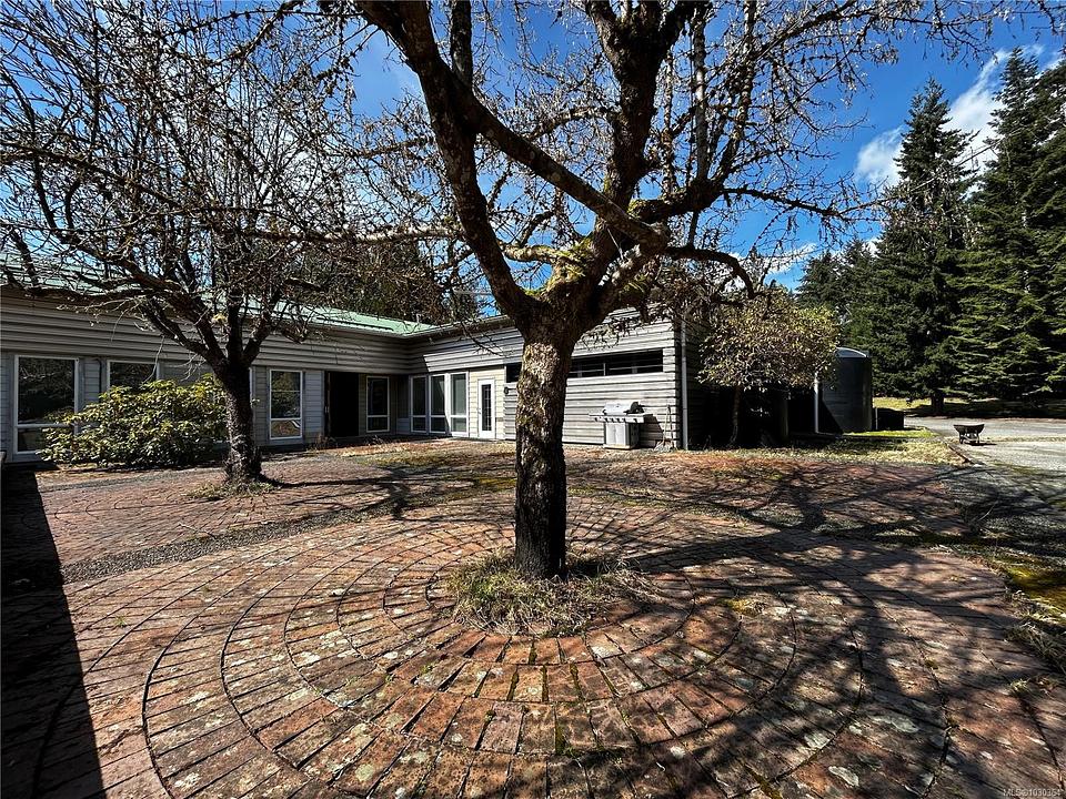 8801 Youbou Road, Cowichan Valley I, BC