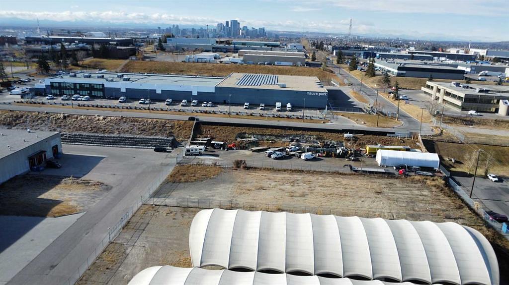 229 33 Street Northeast, Calgary, AB