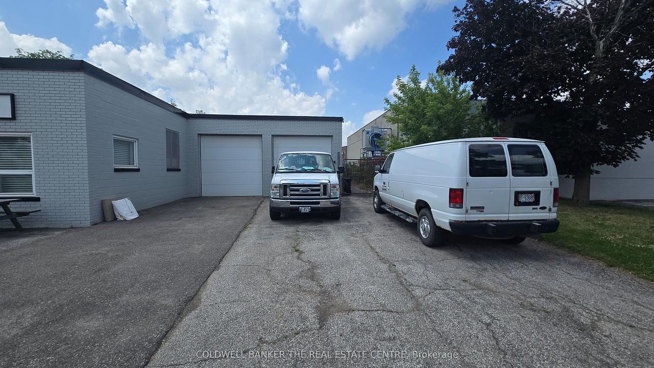 1471 Wallace Road, Oakville, ON