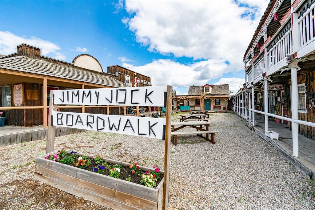 44 Main Street East, Big Valley, AB