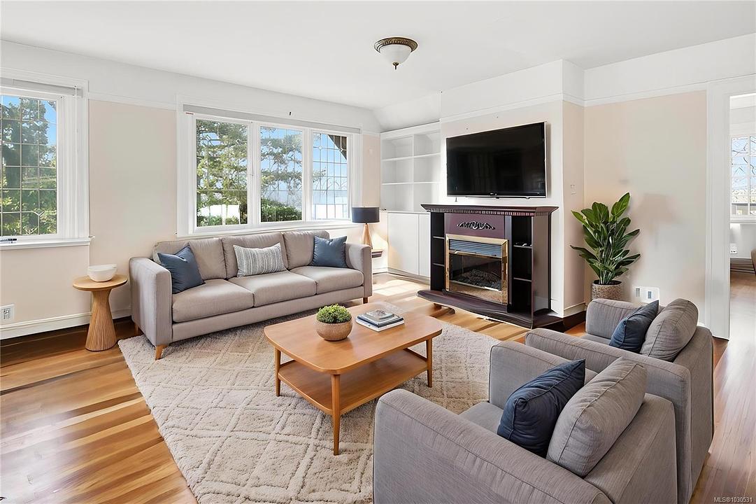 1043 Belmont Avenue, Victoria, BC