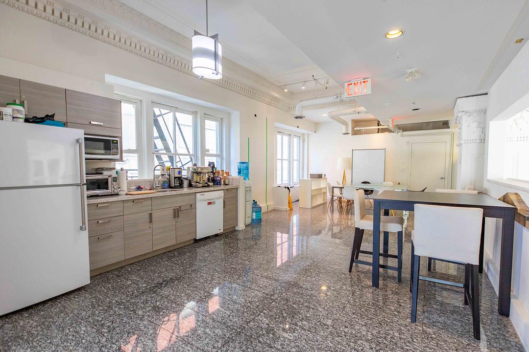 Main & Mezz - 402 W Pender St, Vancouver, BC
