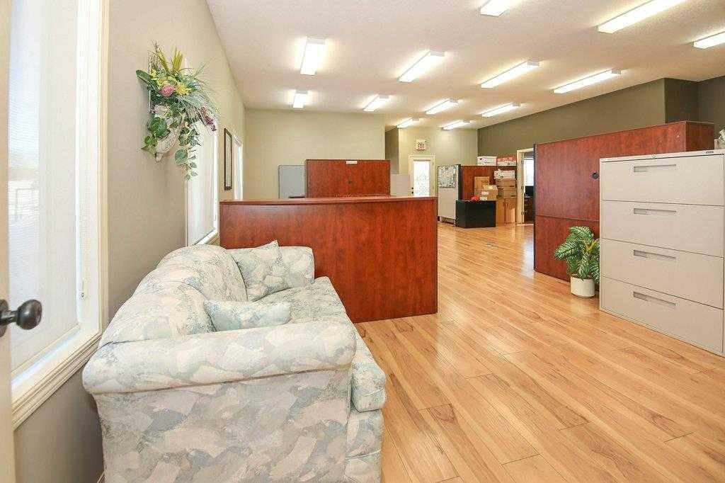 49A Avenue, Bentley, AB
