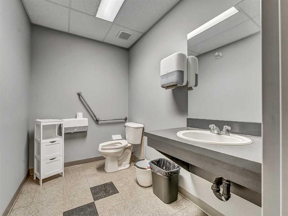 1782 32 Street Southwest, Medicine Hat, AB