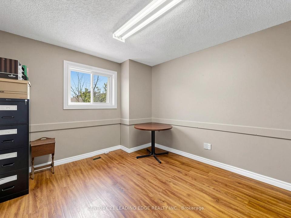 21 Metro Road South, Georgina, ON