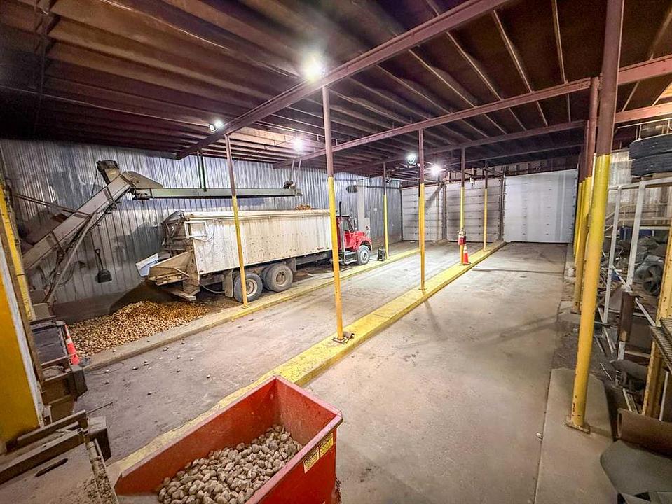 111 1 Street North, Vauxhall, AB