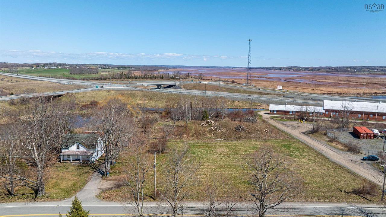 1981 Highway 1 Highway, Falmouth, NS
