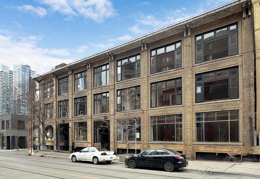 102 - 10 McCaul Street, Toronto, ON