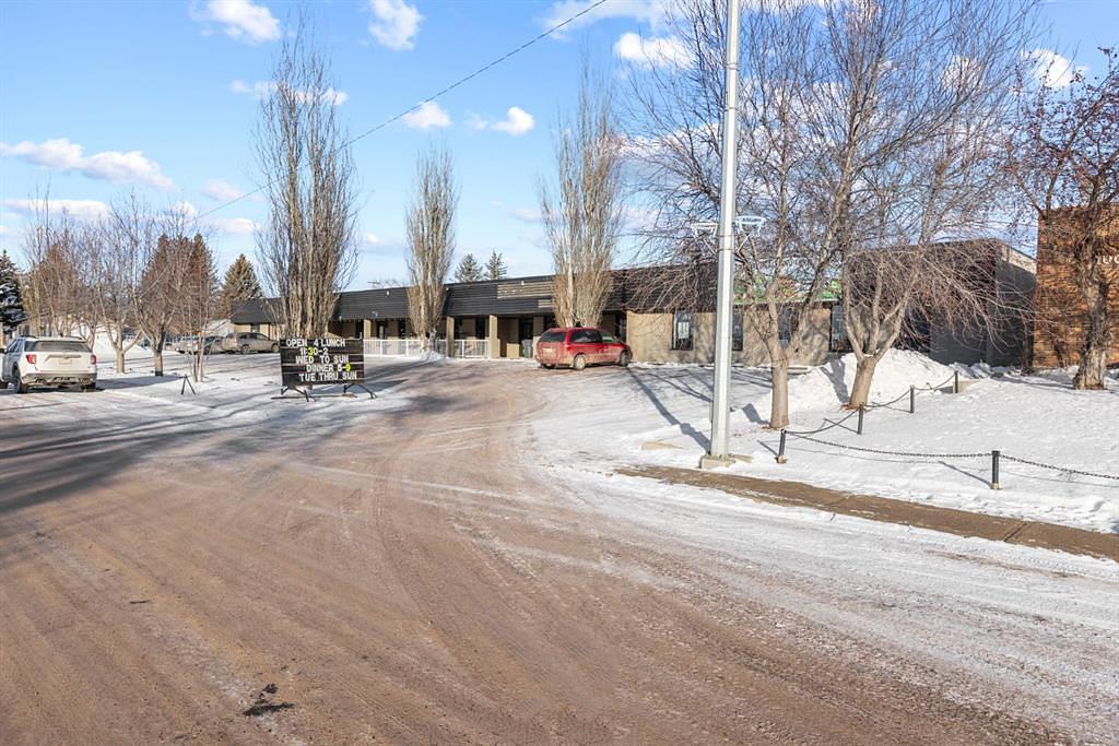 308 2 Avenue, Bassano, AB