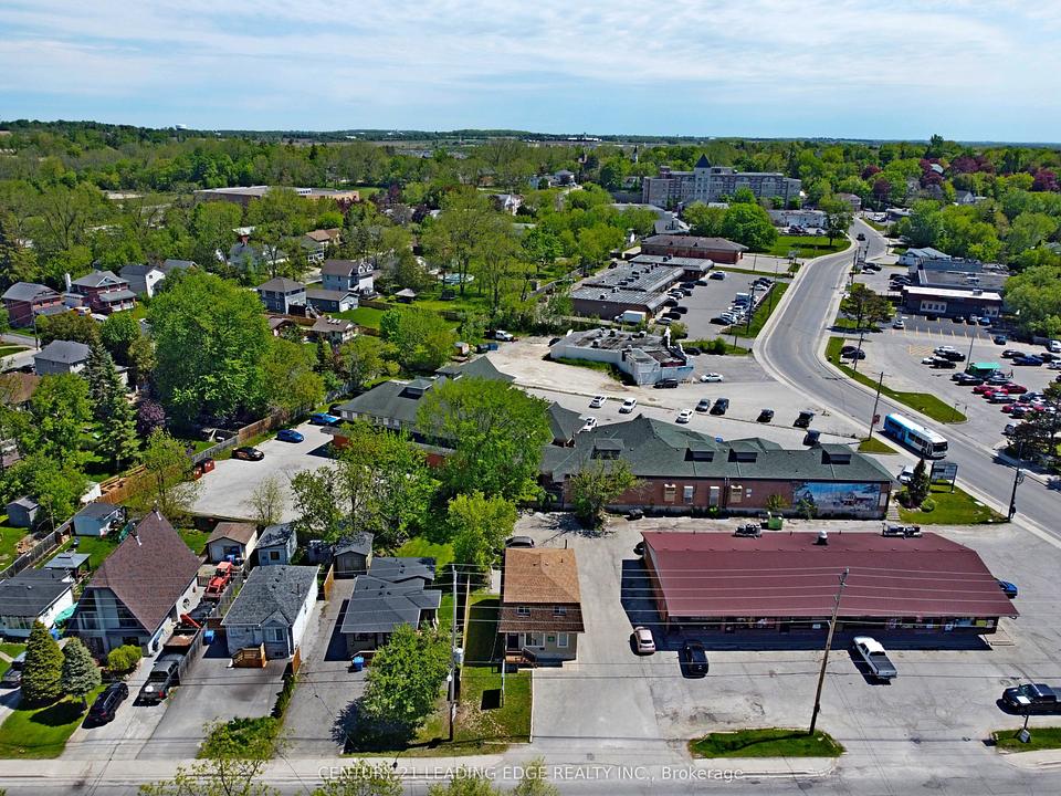 21 Metro Road South, Georgina, ON