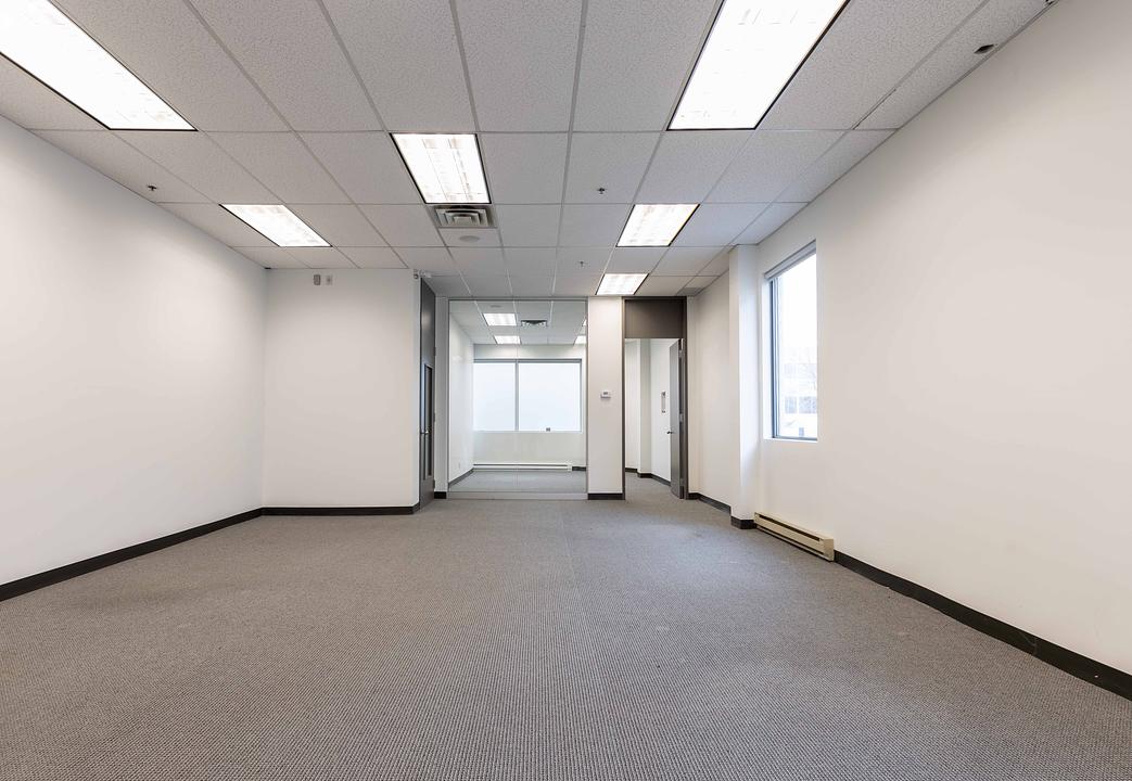 4939 Rue Lévy, Saint-Laurent, QC