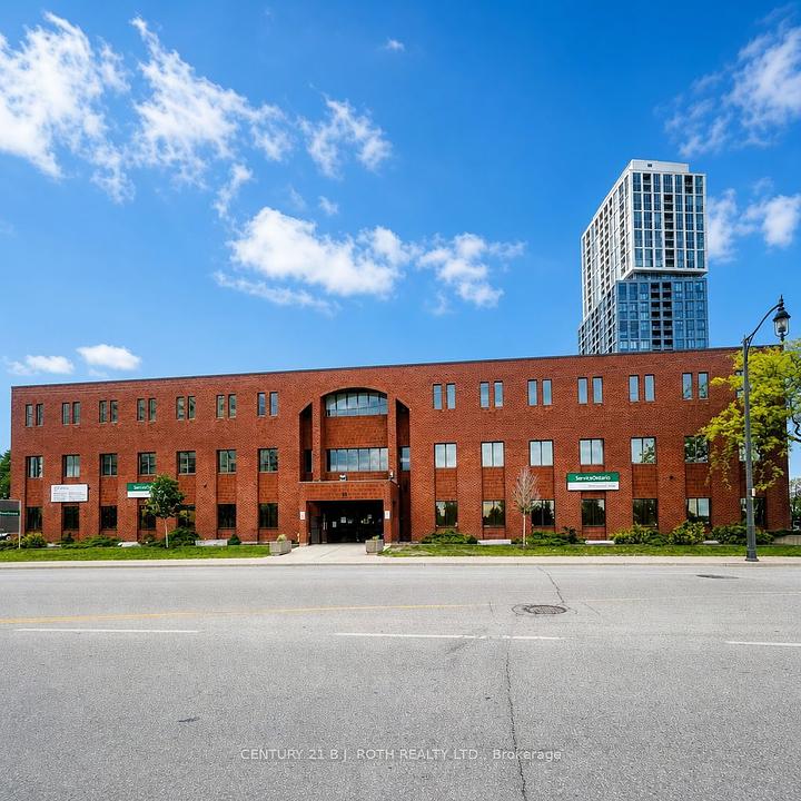 301,302,303 - 34 Simcoe Street, Barrie, ON