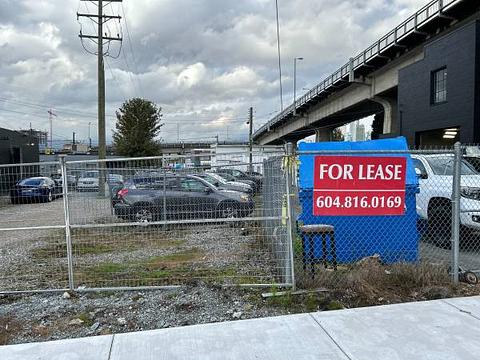 1585 West 5th Avenue, Vancouver, BC