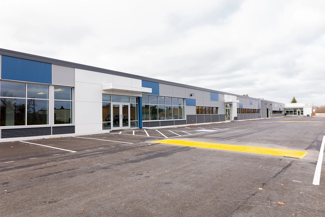 1 - 1891 Robertson Road, Ottawa, ON
