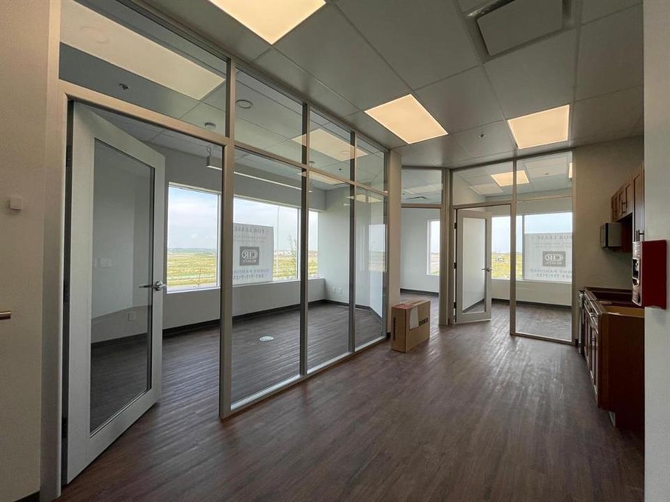 105 - 12318 Barlow Trail Northeast, Calgary, AB
