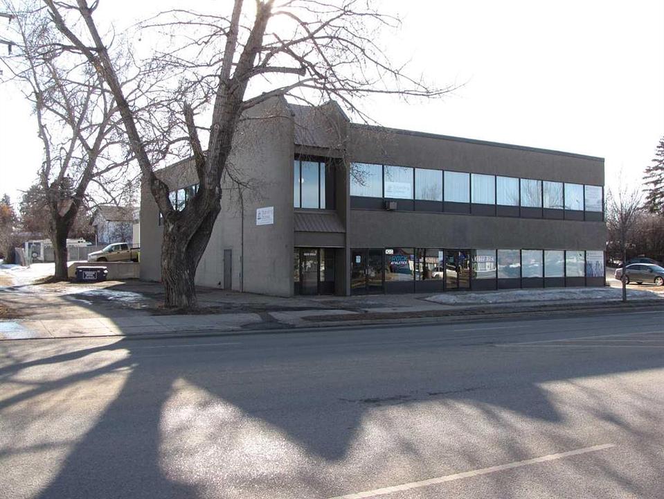 B - 4924 48 Avenue, Innisfail, AB